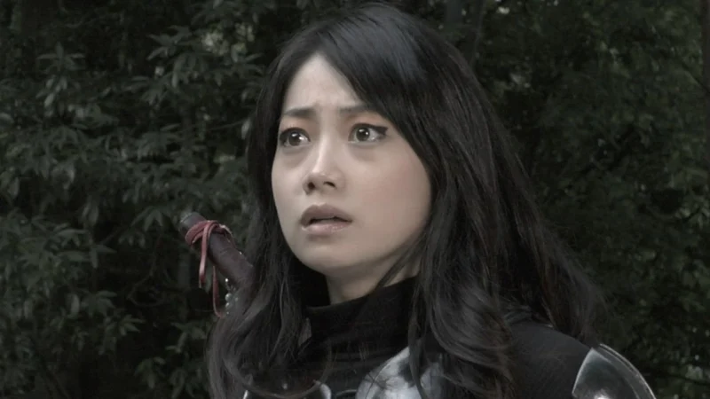 Quái Vật Không Gian Đối Đầu Ninja